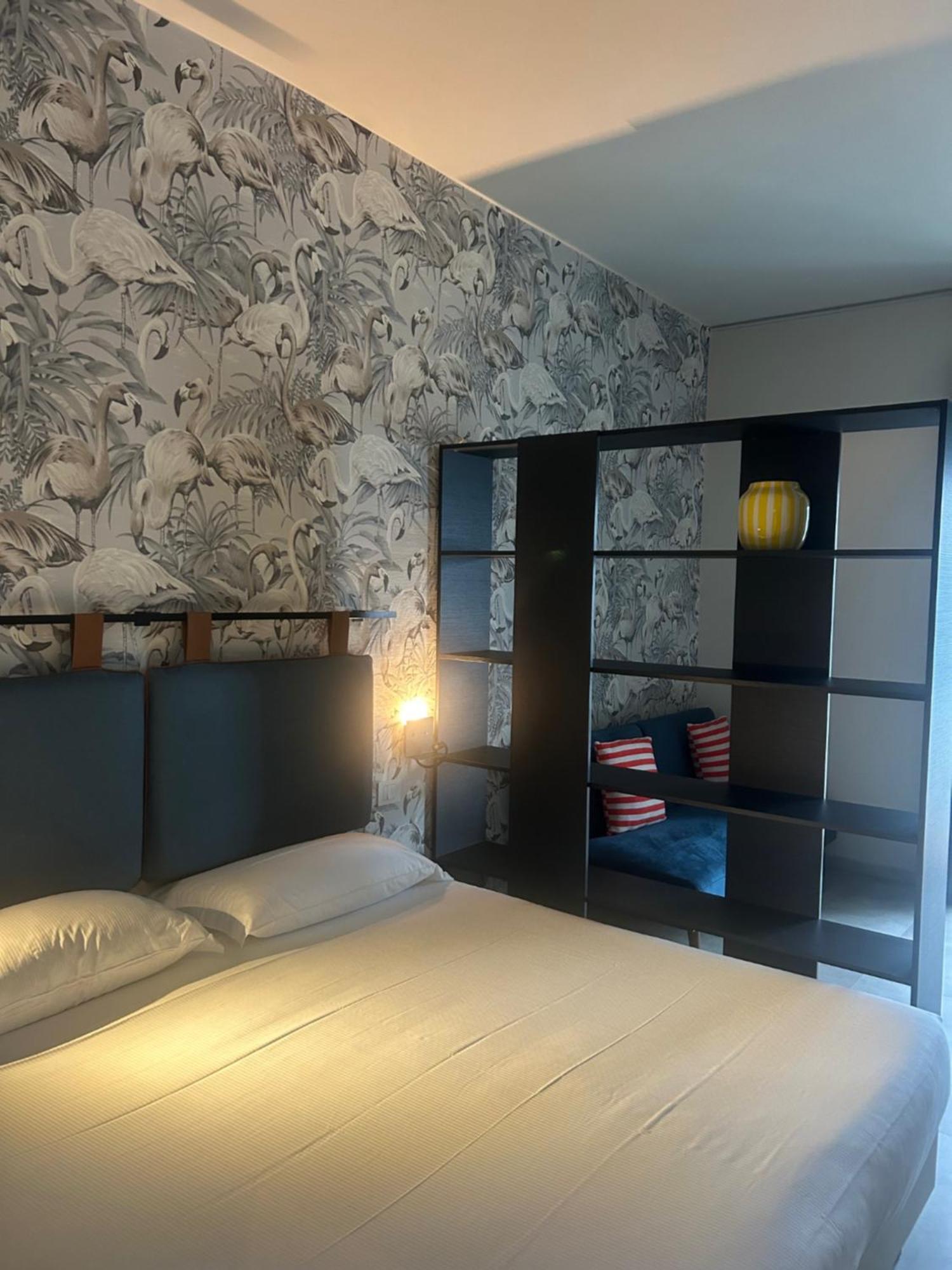 Hotel Carillon