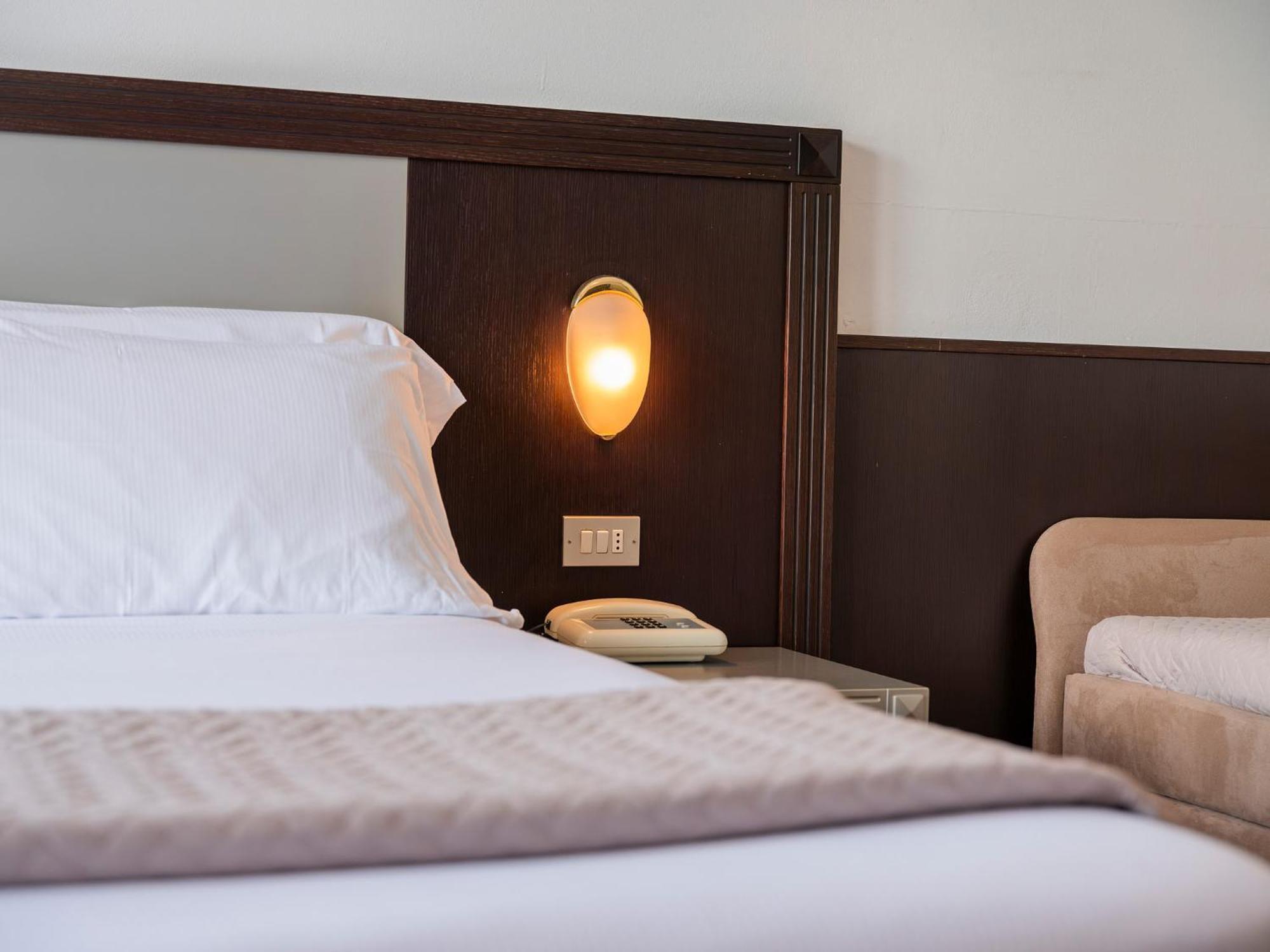 Carillon Hotel 3*