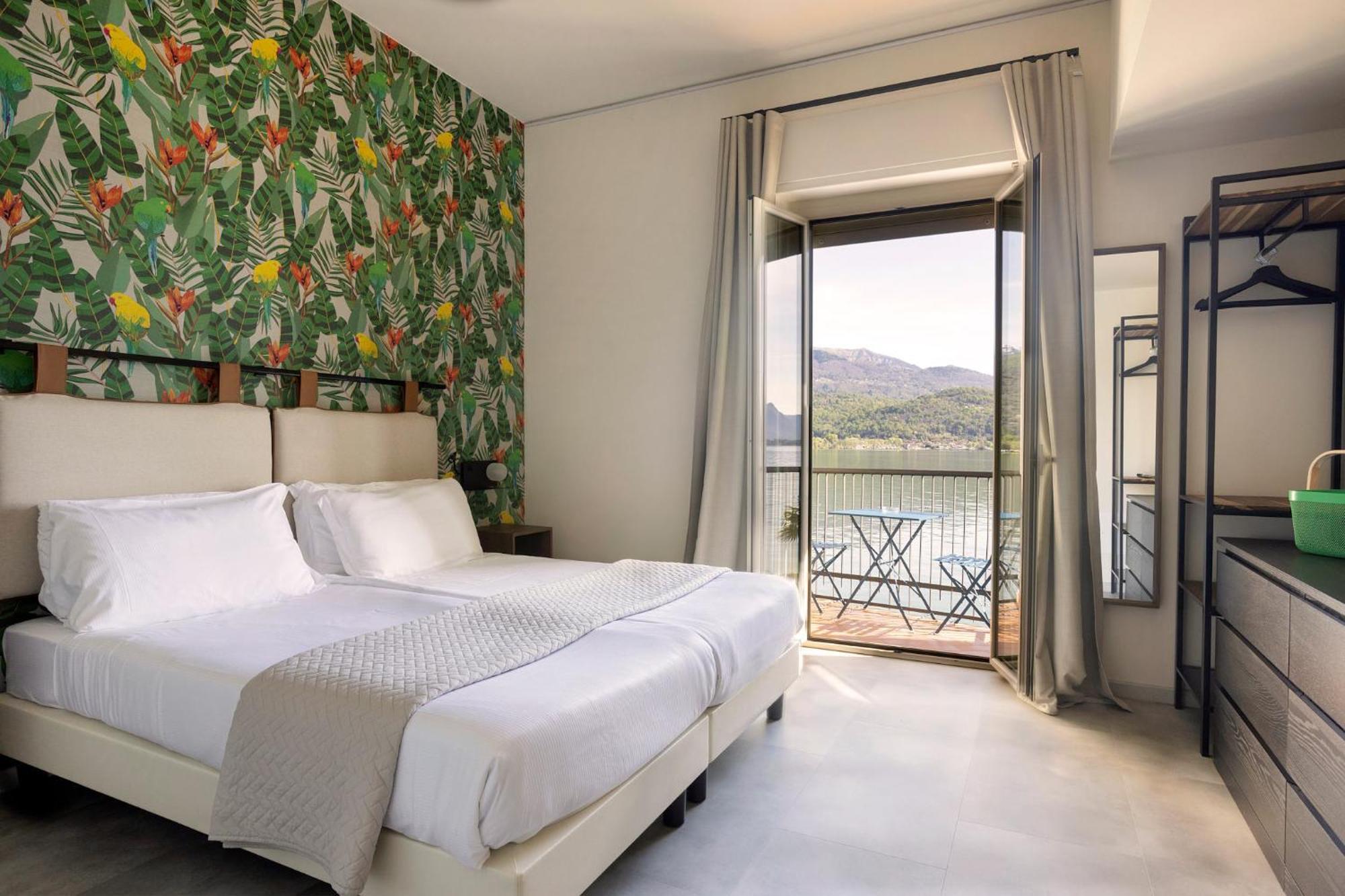 Hotel Carillon
