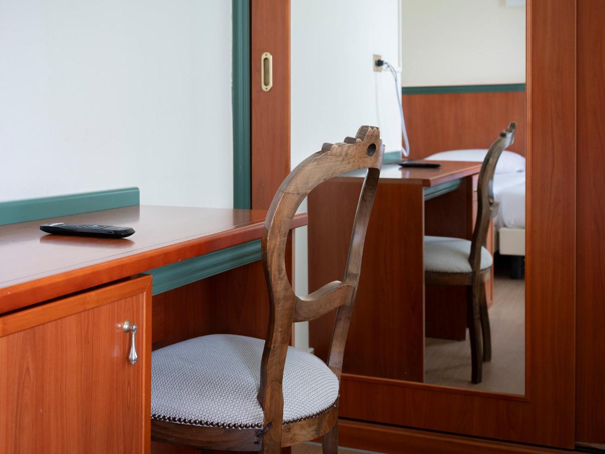 Hotel Carillon 3*