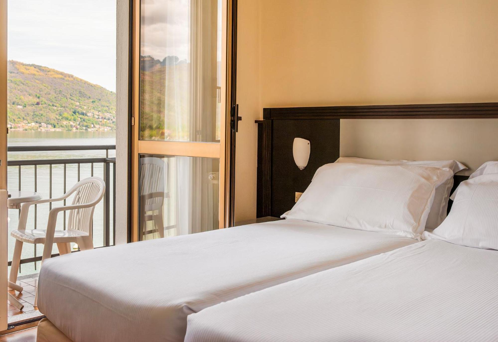 Hotel Carillon