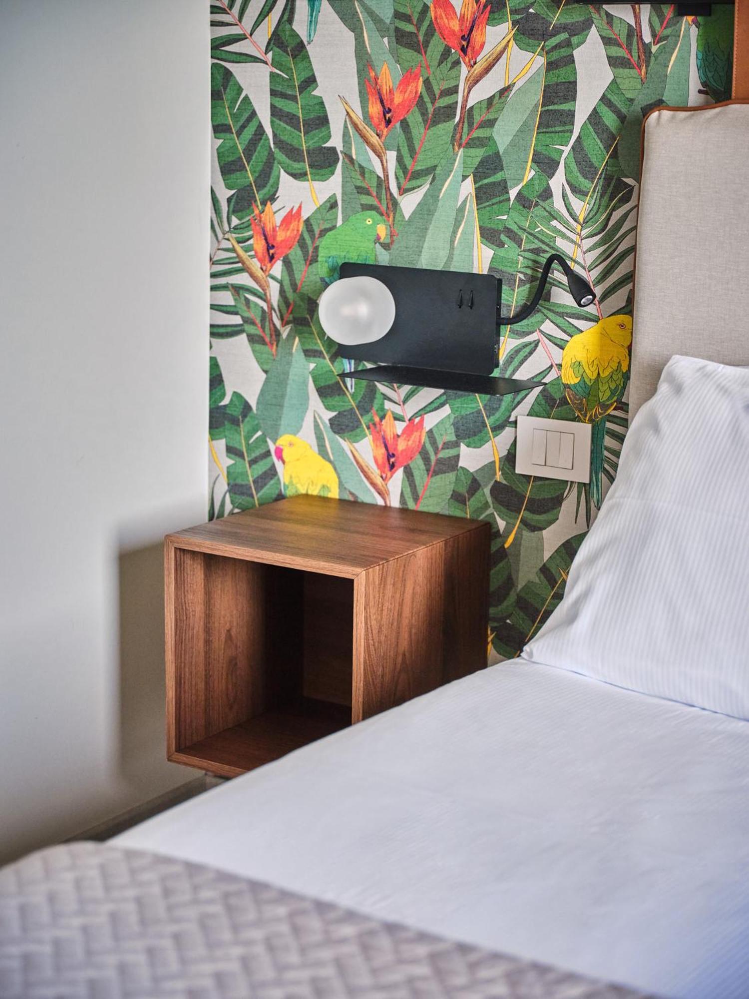Carillon Hotel 3*